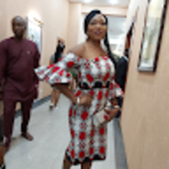 Meet your Posher, Folusho - Picture 1 of 1